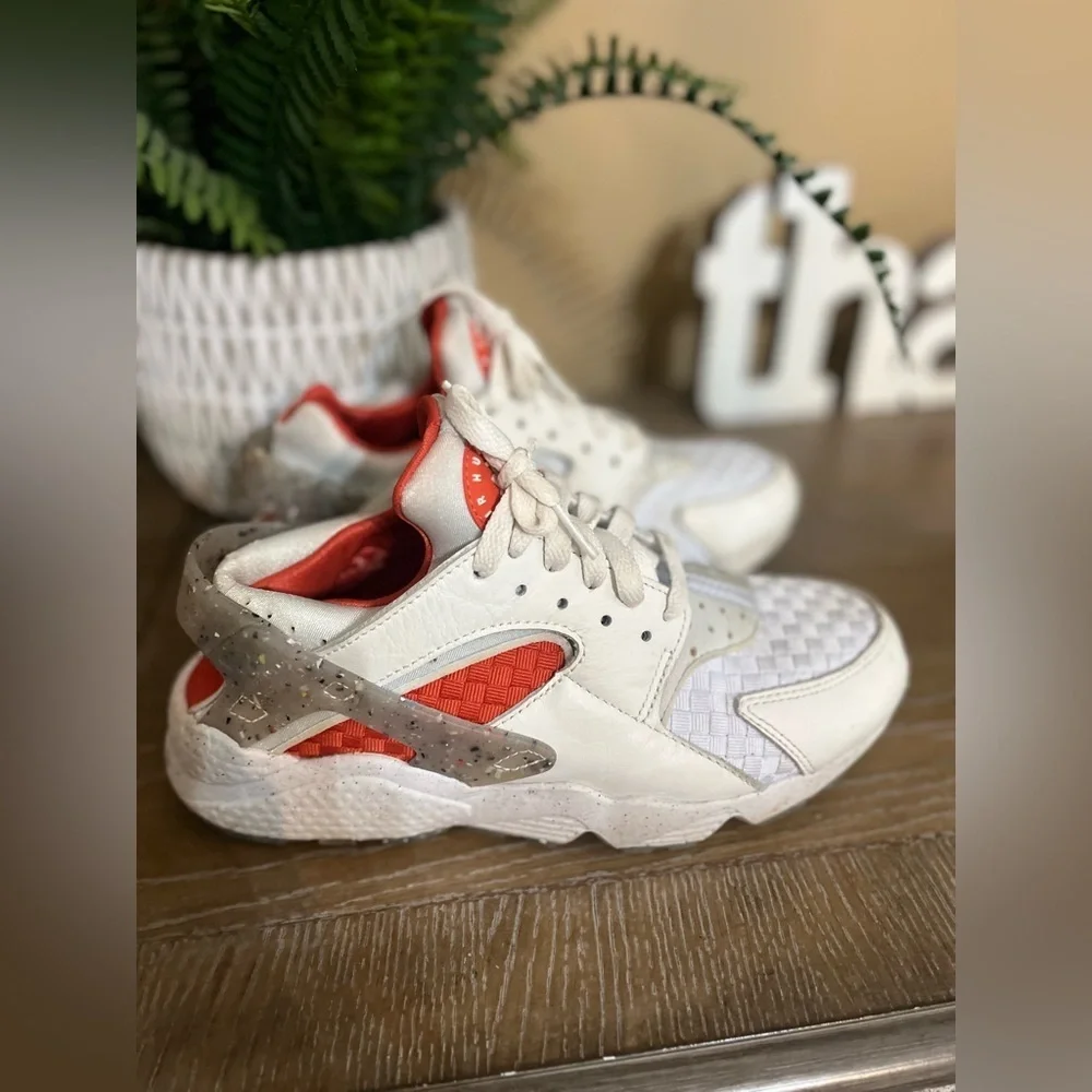 Nike Air Huarache Crater Premium White Orange Women’s‎ Size 8